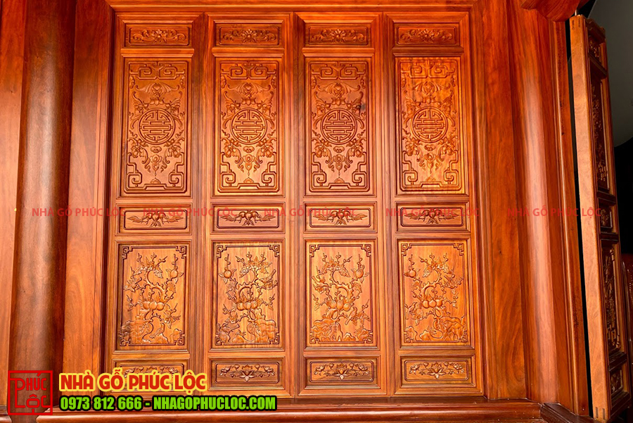 Hình ảnh cửa nhà gỗ truyền thống 
