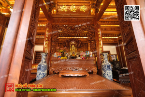Trang trí gian thờ với đôi lọ lục bình