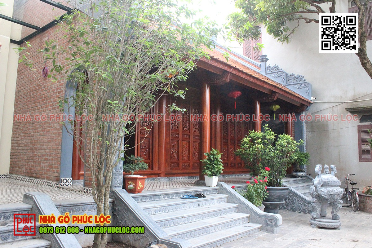 Tam cấp phân chia khu vực trong và ngoài nhà